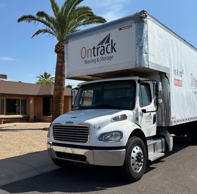 Ontrack Moving asset-based interstate truck on the California to Arizona corridor